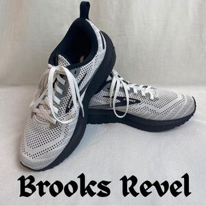 Brooks Revel Women’s Sneakers Running Athletic  Shoes, White w/ Black, Sz 8 Med